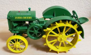 Ertl John Deere 1924 Model D Tractor " Anniversary Edition " 1/16 Scale Die - Cast