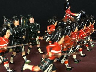 Britains Set 2062 Seaforth Highlanders Charging
