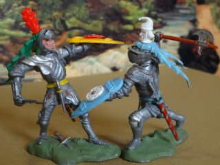 Britains Swoppet Knights,  2 Attacking With Sword & Axe (b),  Toy Soldiers,  Uk
