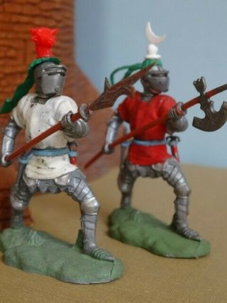 Britains Swoppet Knights,  2 Men At Arms,  Plastic Toy Soldiers,  Complete,  Uk