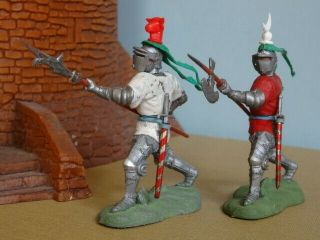 BRITAINS SWOPPET KNIGHTS,  2 MEN AT ARMS,  Plastic Toy Soldiers,  COMPLETE,  UK 3