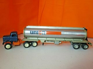 Vintage Early Winross White Tractor Trailer & Union 76 Tanker 1:64 Diecast
