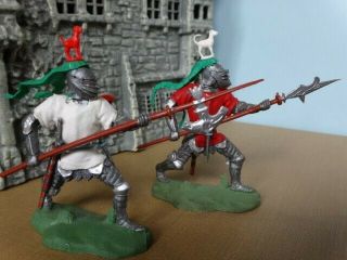 Britains Swoppet Knights,  2 Men At Arms,  Plastic Toy Soldiers,  Complete England
