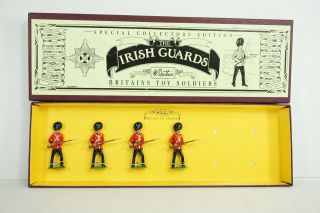 Britains Toy Soldiers The Irish Guards Special Collectors Edition Set 8805 H1