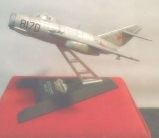 fl78m - Matchbox 1:72 MIKOYAN - GUREVICH MIG - 15 Die - cast Aircraft w/Stand 3