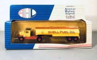 Ahl American Highway Legends 1:64 Scale Shell Fuel Oil Tanker Truck Red/yel