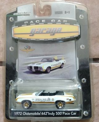 Greenlight Pace Car Garage 1972 Oldsmobile 442 Indy 500 Pace Car
