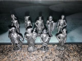 Vintage Small Metal / Lead Knight / Soldier Figures 4cm J31