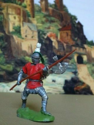BRITAINS SWOPPET KNIGHTS,  MAN AT ARMS WITH POLE AXE,  Toy Soldiers,  COMPLETE,  UK 2