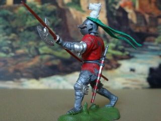 BRITAINS SWOPPET KNIGHTS,  MAN AT ARMS WITH POLE AXE,  Toy Soldiers,  COMPLETE,  UK 3