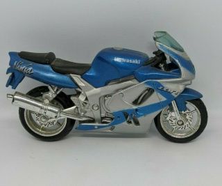 Maisto 2 Wheelers Kawasaki Ninja Zx - 9r Diecast Motorcycle 1:18 Blue & Silver
