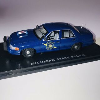 1/43 First Response Michigan State Police 2007 Ford Crown Victoria