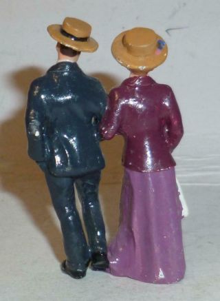 UNIDENTIFIED WHITE METAL MODEL OF A 1920 ' s LADY AND GENTLEMAN IN STRAW HATS 2