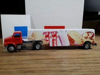 Winross Truck And Beverage Hauler 3rd Annual Winross Weekend 1:64
