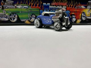Muscle Machines 1932 Ford Roadster 1/64 Diecast - - 32 Streetrod Blower