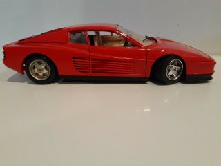 Burago 1/18 Scale Model Ferrari Testarossa 1984 Made In Italy Red
