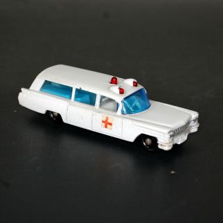 Matchbox Lesney S&s Cadillac Ambulance No.  54 White Body With Red Cross