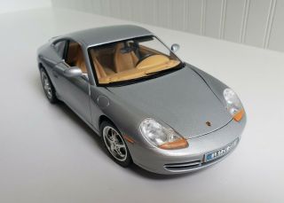 Burago 1/18 Diecast - 3385 Porsche 911 Carrera 1997 Silver W/ Box Made In Italy