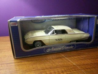 Anson 1/18 Scale 1963 Ford Thunderbird Die - Cast Classic Collectible Vehicle Car