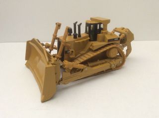 Norscot Cat D11r Carrydozer Track Type Tractor 1:50 Scale