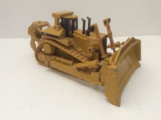 Norscot Cat D11R Carrydozer Track Type Tractor 1:50 scale 3