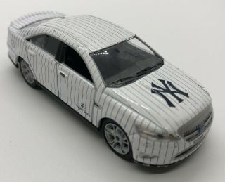 Greenlight Collectibles York Yankees Ford Taurus Sho Limited Edition 1:64
