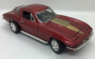 Ertl 1:18 Scale Diecast 1967 Corvette Stingray 427 Red And Gold 1370 Of 5000