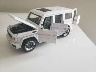 Mercedes - Benz G - Class 500 G - Wagon 4 Matic,  With Lights And Music 1/24 Pull Back