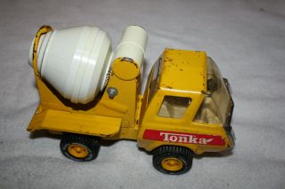 Vintage 70s Pressed Steel Tonka Cement Mixer With Tilt Bed Yellow & White Truck
