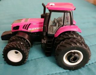 Ertl Holland Tractor 1:64 T8 390 Pink Collectible
