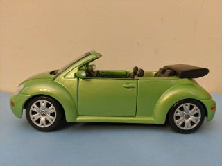 1/25 Maisto Diecast Volkswagen Vw Beetle Cabrio Convertible Green