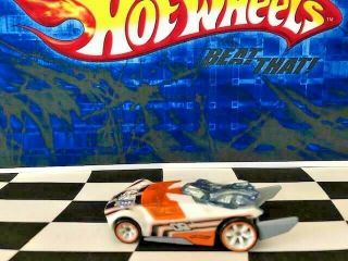 Hot Wheels 2006 Ultimate Track 3 - Pack Rd - 09 Racing Drones White Cm6 Loose Ex