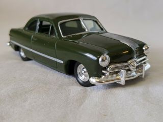 Ertl - Vintage Vehicles - 1949 Green Ford Coupe Die - Cast 1:43 Scale