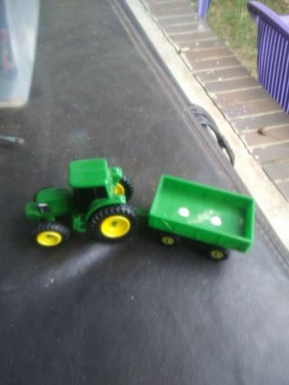 Ertl 1/64 John Deere Toy Tractor With 1 Wagon 3041q01 License Product