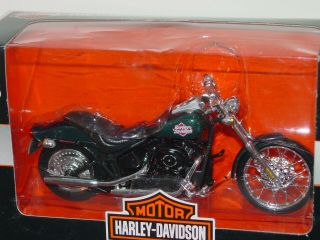 Maisto Harley - Davidson 2002 Scale 1:18 In Series 13 2002 Fxstb Night Train