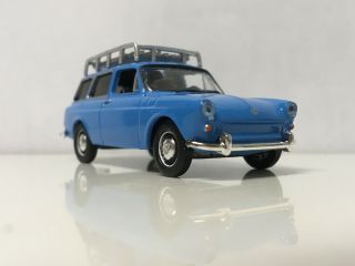 1961 61 Volkswagen Squareback Type3 Collectible 1/64 Scale Diecast Diorama Model