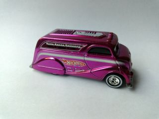 Hot Wheels Classics 30 Car Set Loose Chase: Pink Deco Delivery