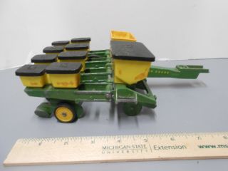 1/16th John Deere 7000 Max Emerge 4 Row Planter W/ Fertilizer Hoppers Ertl Toy
