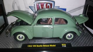M2 Machines 1952 Volkswagen Beetle Deluxe Model Green 1:24 R59 17 - 20 Ltd Edition