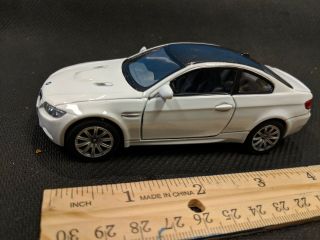 1/36 Scale 2009 Bmw M3 Coupe Diecast Model Sports Car - White Kinsmart Kt5348
