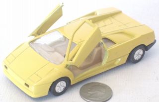 Diecast Yellow Lamborghini W/open Doors & Motor 4.  5 "