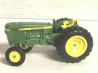 John Deere Ertl Die Cast Green Metal Toy Tractor 584 Dyersville Iowa Usa