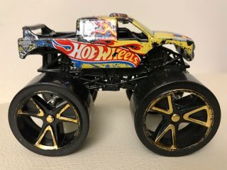 " Team Hot Wheels " Monster Jam 1:64 Scale Diecast Truck W/ Custom Wheels