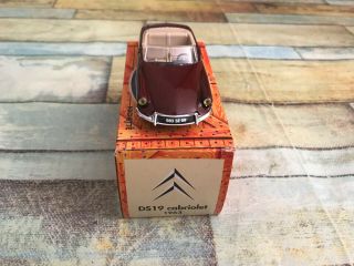 Voiture Miniature Citroen Ds Ds19 Cabriolet 1963 Au 1/43
