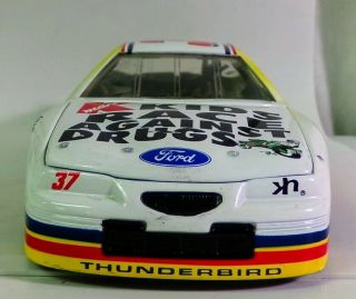 Revell NASCAR 37 Jeremy Mayfield Kmart Ford Thunderbird (UNBOXED) 1/24 Scale 3