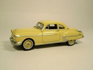 Johnny Lightning 1950 Oldsmobile 88 Club Coupe 1/64 Scale Le Diecast Model
