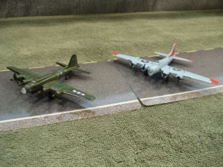 Pair B - 17 Bomber Die Cast: Road Champs - Minty Loose Includes Memphis Belle