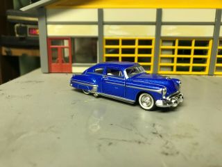 1/64 1950 Olds 88 Sedanette Hot Rod/candy Blue/blue - Wh Int/ Ls V8/rubber Ww