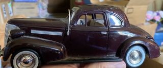 1939 Chevy Coupe Hardtop Red Burgundy 1:24 Diecast Car Motormax 73247