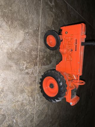 Mi John Deere Ertl Die Cast Toy Tractor: 1:16 Scale: Orange Color